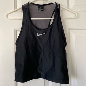 Women’s Nike cropped racerback tank